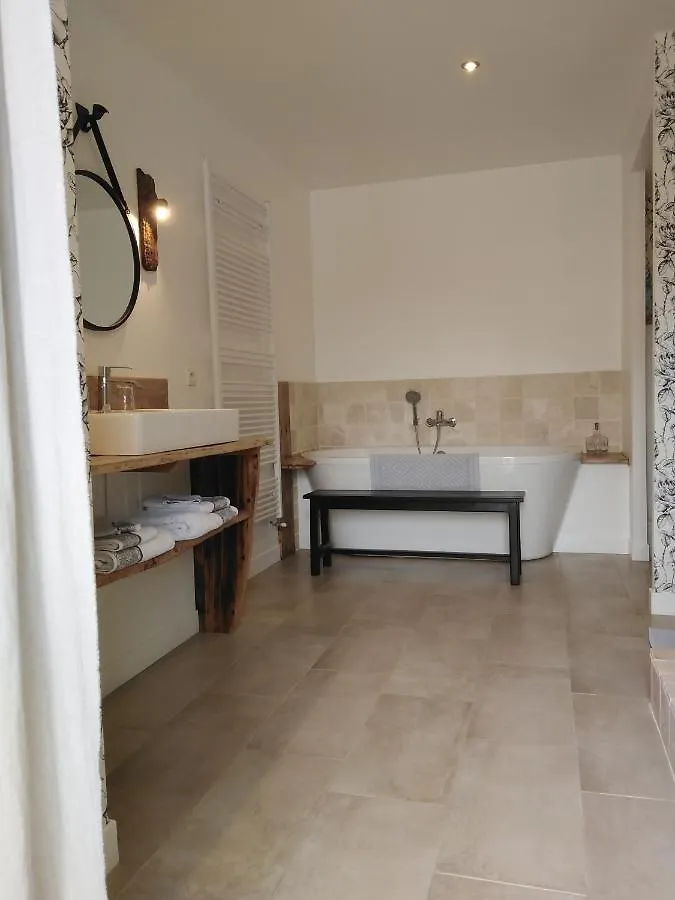 A Deux Pas De St Cirq Lapopie, La Chambre Du 